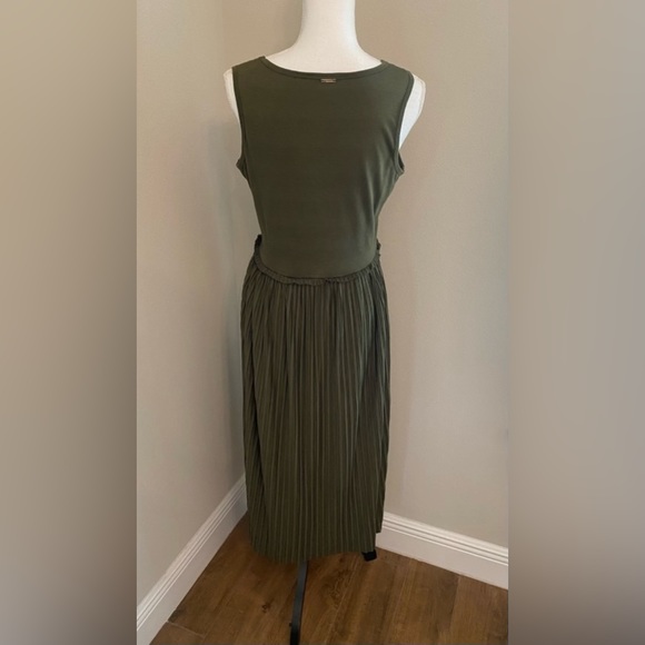 Tahari Dress - Picture 3 of 4